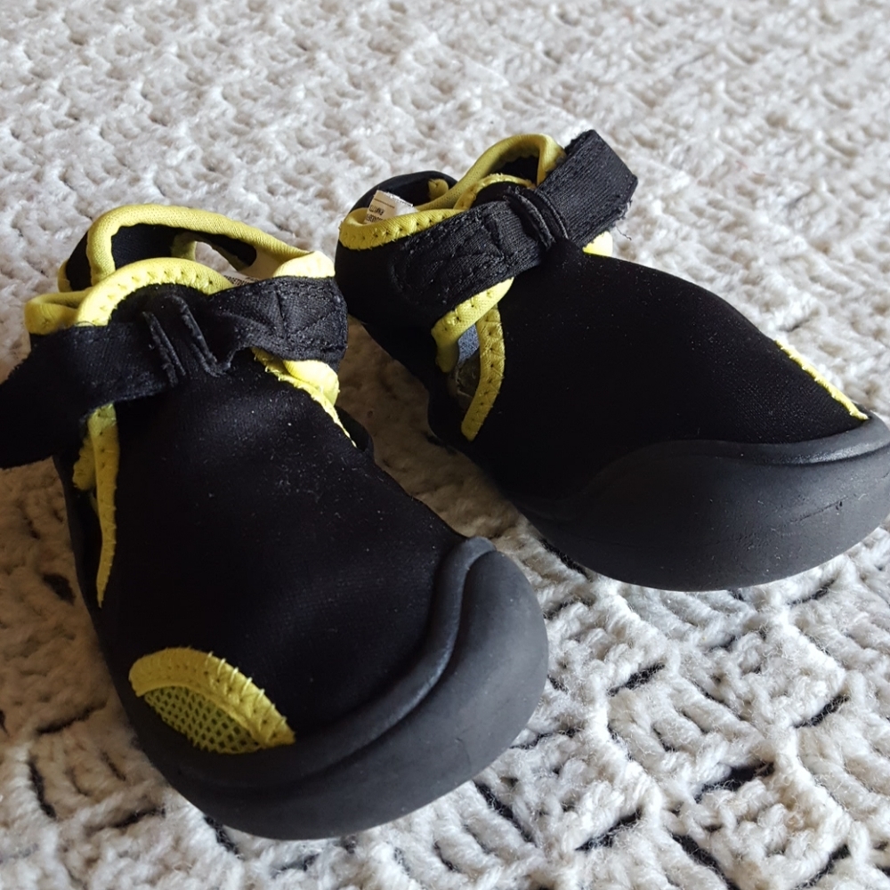 Cat & Jack Beach Shoes.